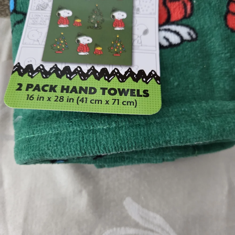 Peanuts Green and Red Hand Towel